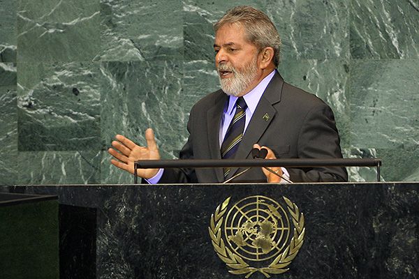 Ex-presidente Lula discursando na abertura da 63ª Assembleia-Geral da ONU. Neste momento, o país fala de suas estratégias de política externa ao mundo (Imagem: Ricardo Stuckert/PR)