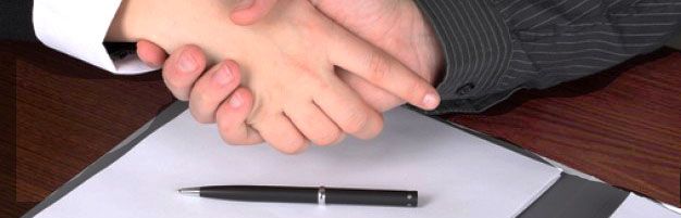 empresarios--pluma--mano-temblorosa--la-
