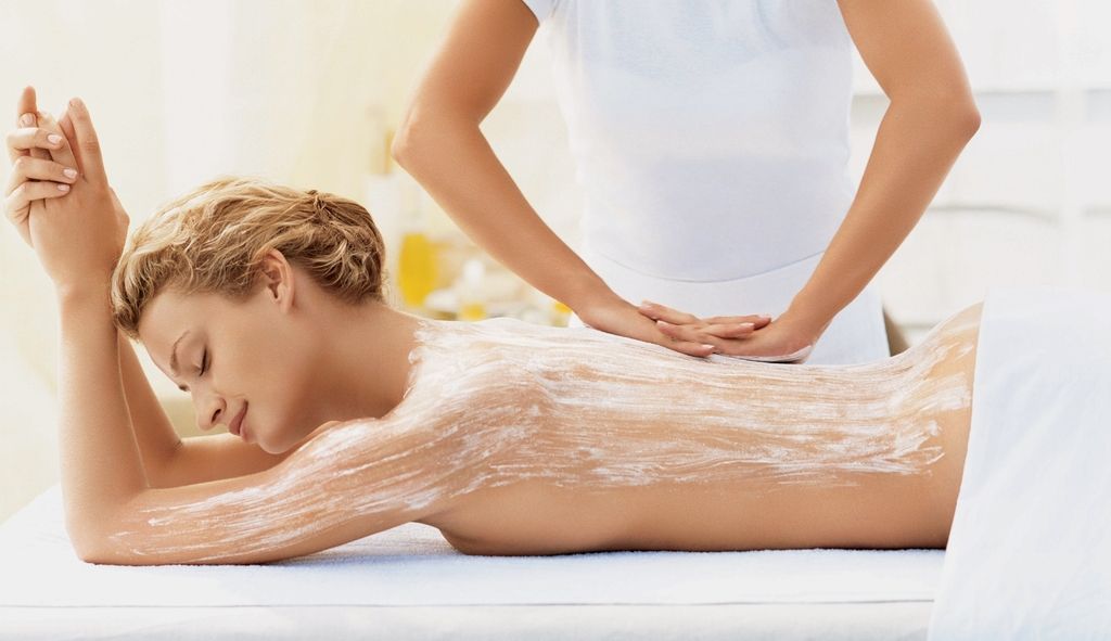 Tẩy tế bào chết thường xuyên giúp làn da sáng mịn, hồng hào