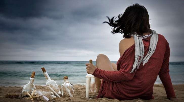  photo sad-girl-mood-beach-graphy-wallpaper-53cf01cd8470b_zps44pafewy.jpg